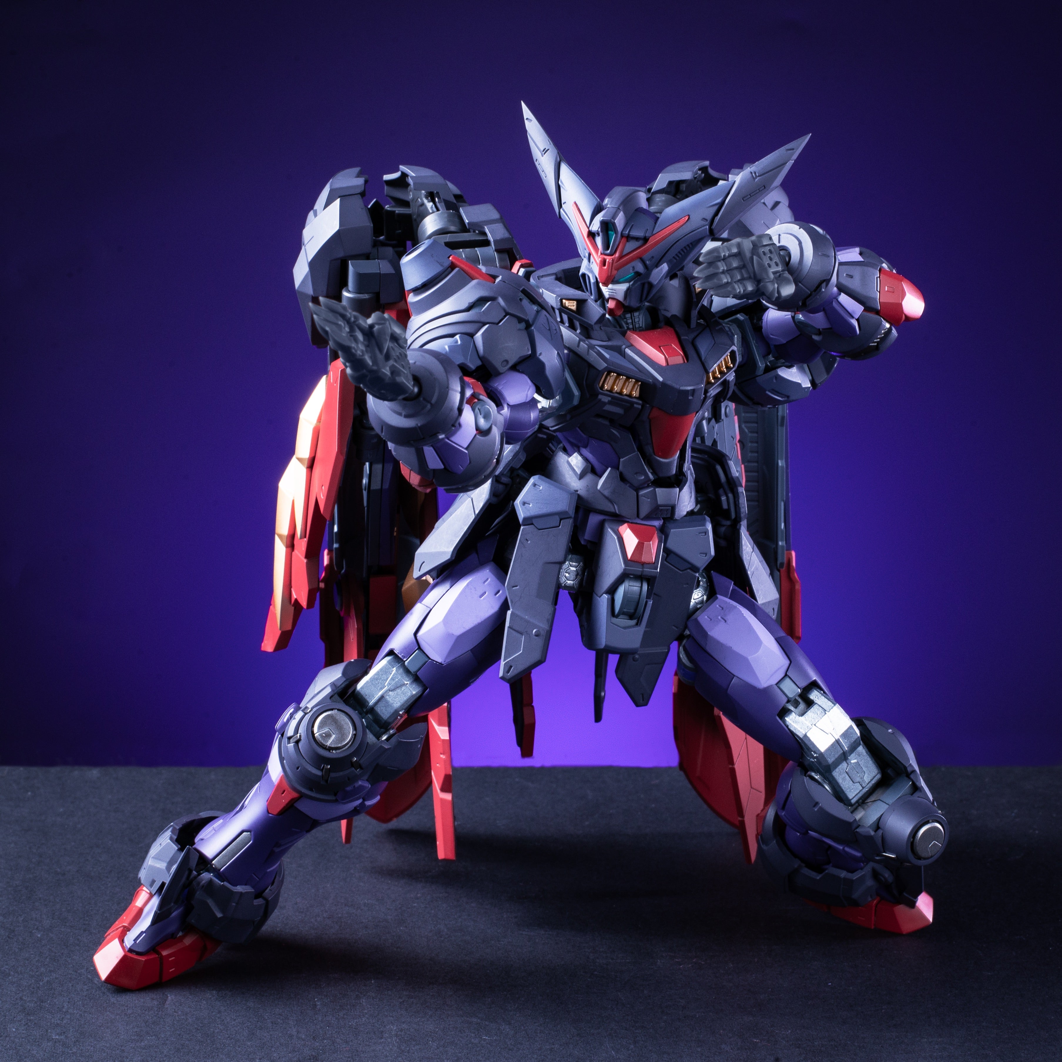 燃魂武道會 MG 1/100 BS01 宗師 東方不敗 合金骨架 拼裝模型